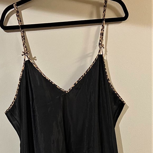 2X Black night dress with leopard print house coat - Picture 1 of 5